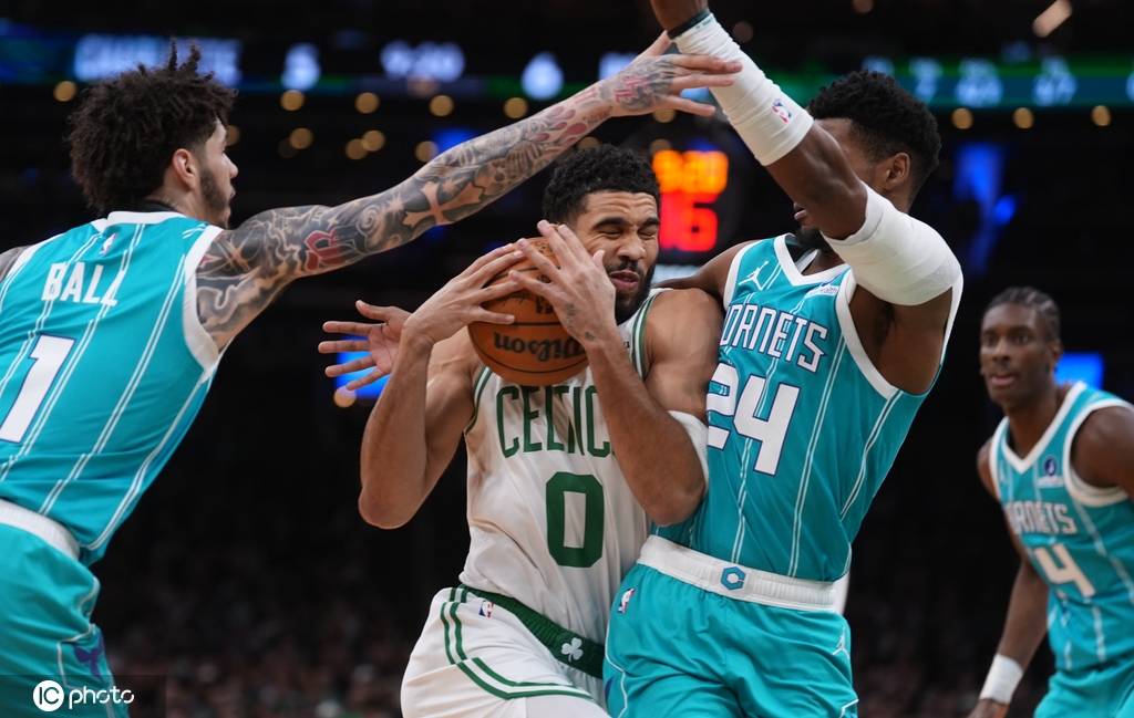 布朗35分塔图姆23分 凯尔特人击败黄蜂4连胜